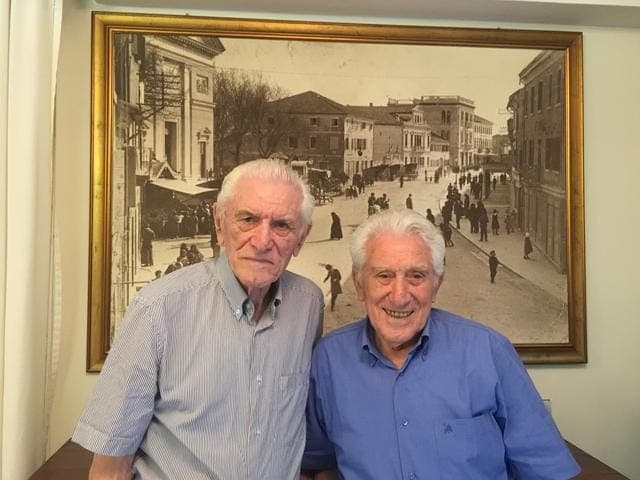 Angelino Battistella (a destra nella foto) con il fratello Filiberto