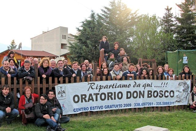 2009, don Enrico con gli Ex-Allievi dell'Aquila
